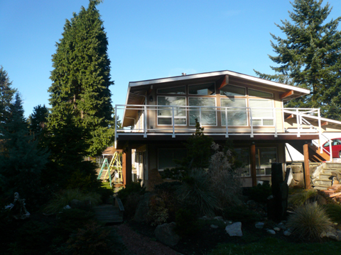 Deck With Glass Railing