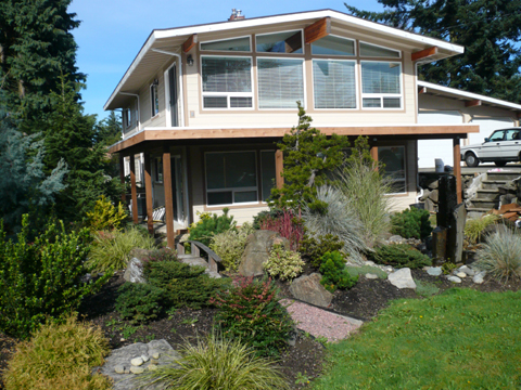 Deck With Glass Railing